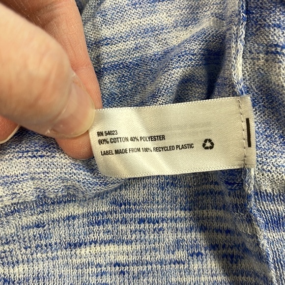 GAP NWT Blue Space Dye Button Front V-Neck Lightweight Cardigan Sweater - Picture 8 of 10